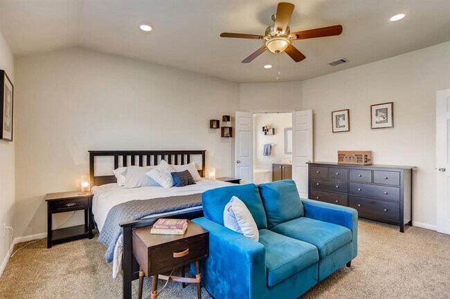 Building Photo - 1204 Utopia Ln