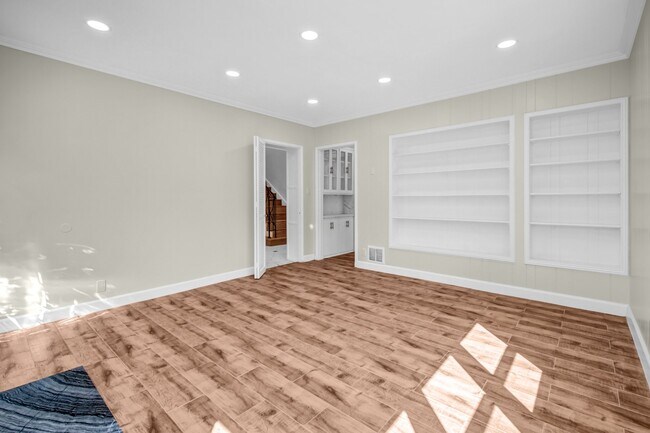Building Photo - 414 Hilgard Ave
