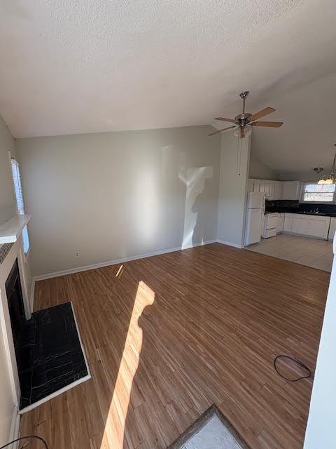 Building Photo - 1907 White Hollow Dr