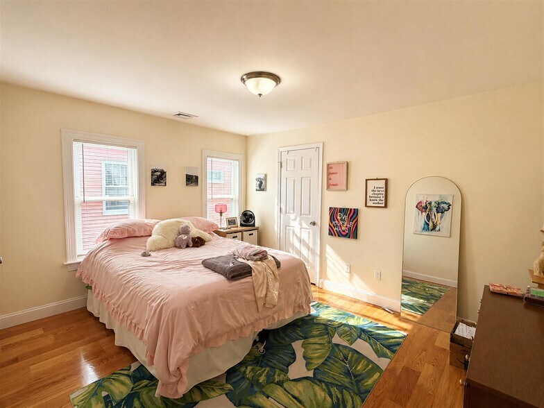 Building Photo - 78 Morrison Ave