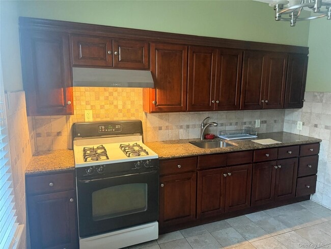 Building Photo - 95-12 108th Ave