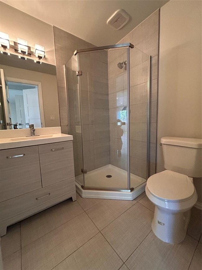Building Photo - 8922 Trone Cir