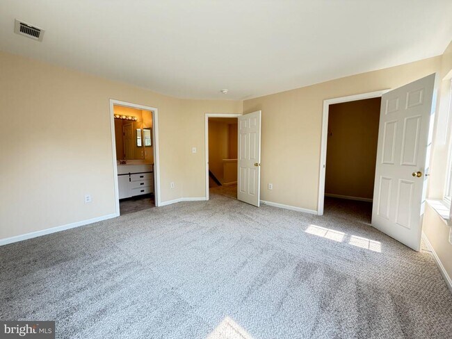 Building Photo - 359 Snyder Ln