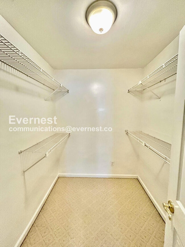 Building Photo - 7500 Roswell Rd