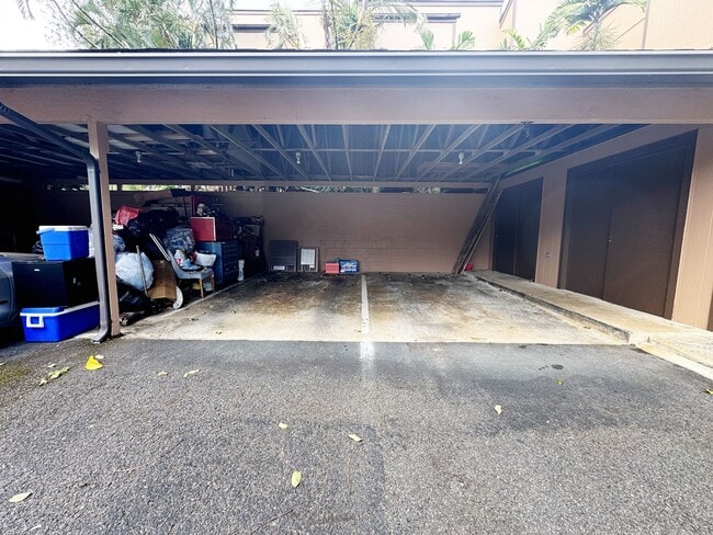 Building Photo - Available Now!!  2 BD/2.5 BA Pet Friendly Kaneohe Townhouse!