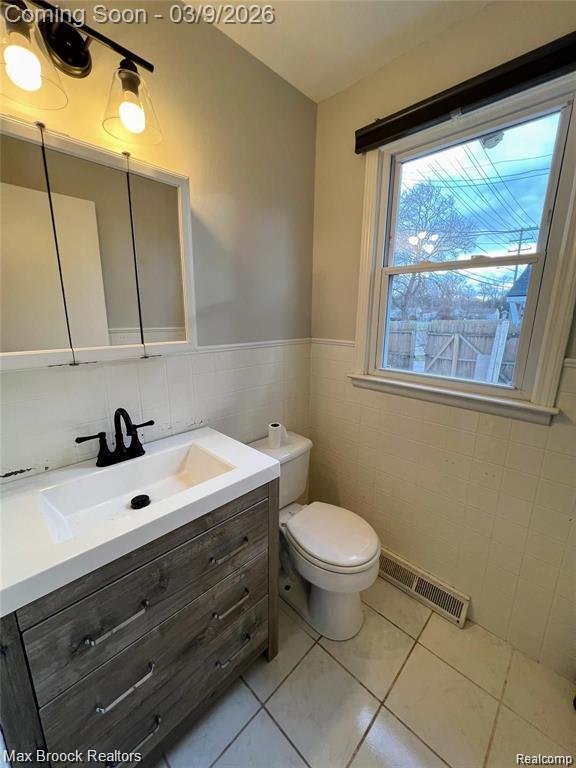 Building Photo - 1824 University St