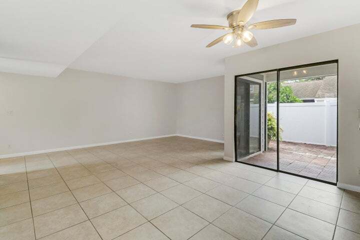 Building Photo - 202 Lakewood Dr