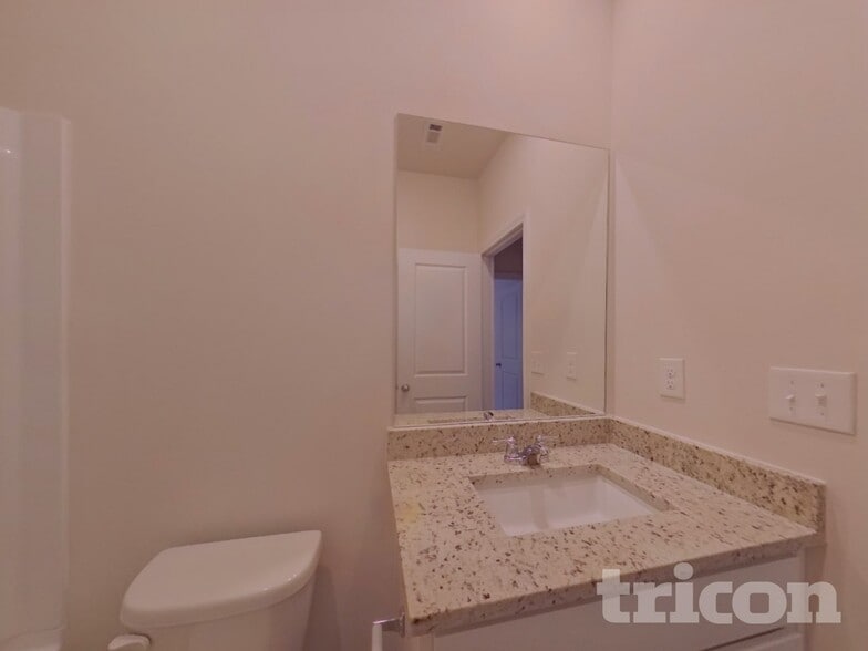 Building Photo - 280 Oliver Dr