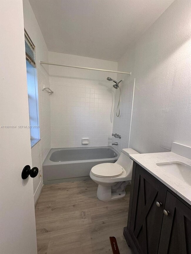 Building Photo - 3755 Oak Ave