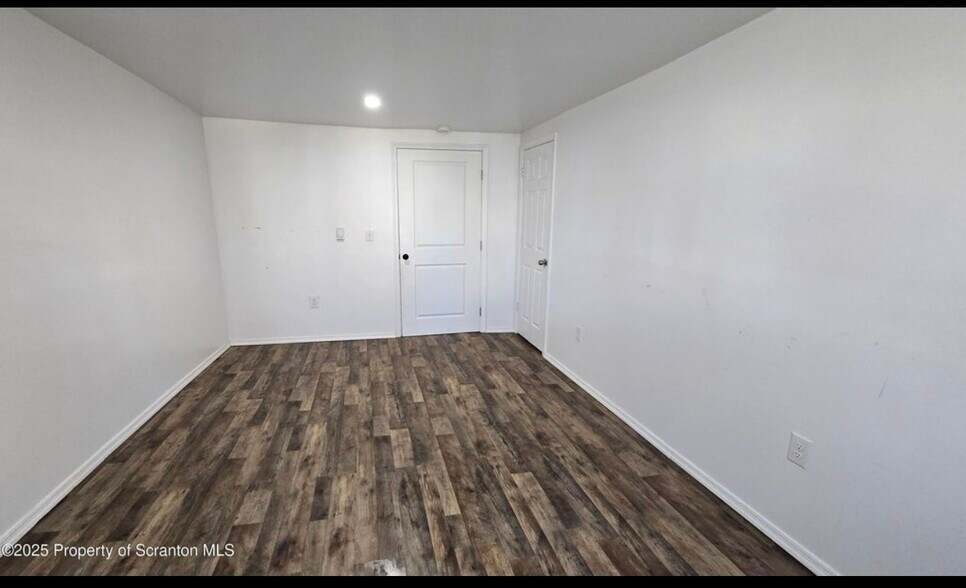 Building Photo - 1119 Prospect Ave