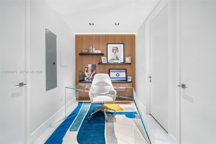 Building Photo - 700 NE 26th Terrace