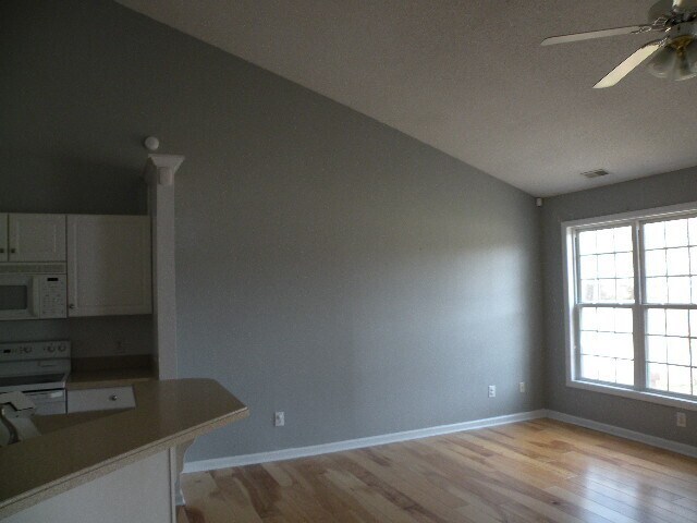 Building Photo - 403 Jacqueline Dr