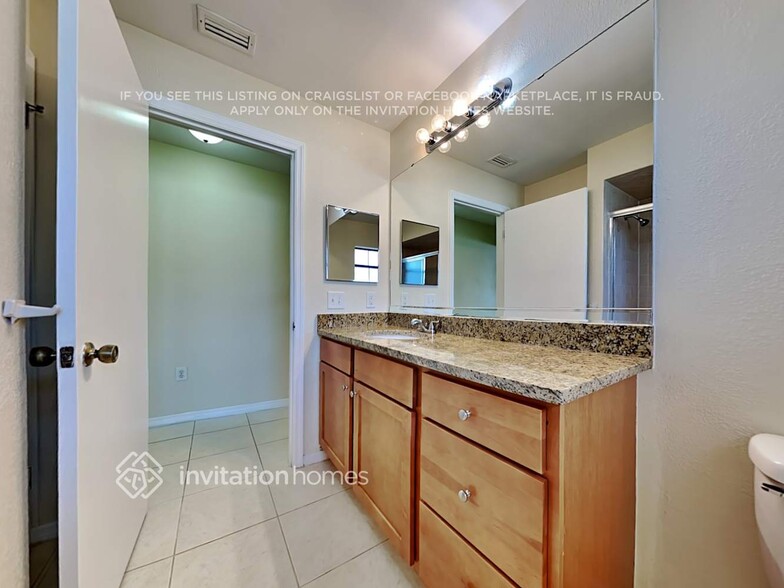 Building Photo - 5132 Royal Oak Dr