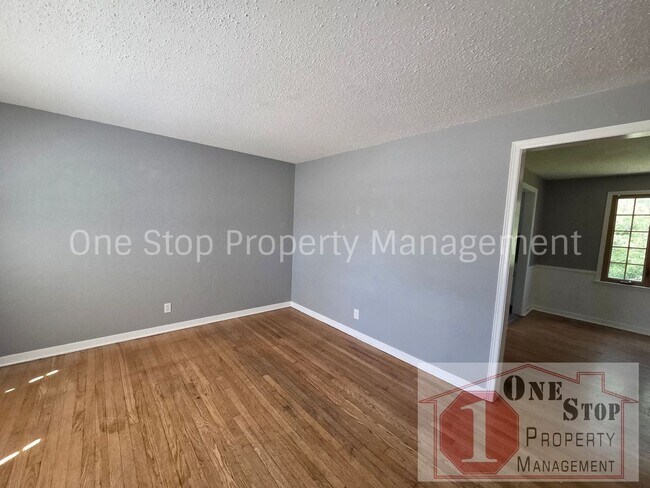 Building Photo - Beautiful 3 Bedroom 2 Bathroom in Kansas City