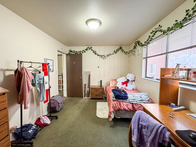 Building Photo - 243 E 400 N