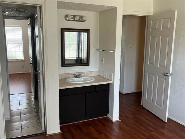 Building Photo - 4043 Country Club Dr W