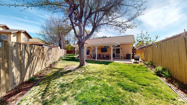 Building Photo - 45066 Palo Vista Dr
