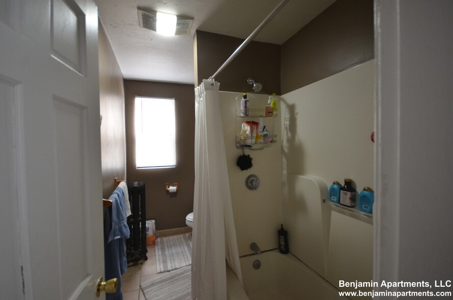 Building Photo - 42 Brainerd Rd