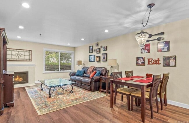 Building Photo - Stylish 1-Bed Condo in Tierrasanta