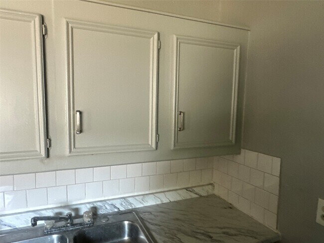 Building Photo - 5409 Suez St