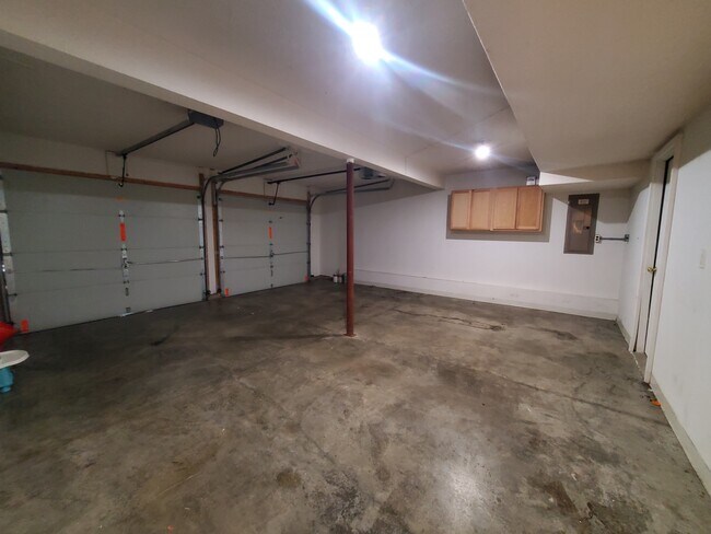 Building Photo - 7108 N Church Rd
