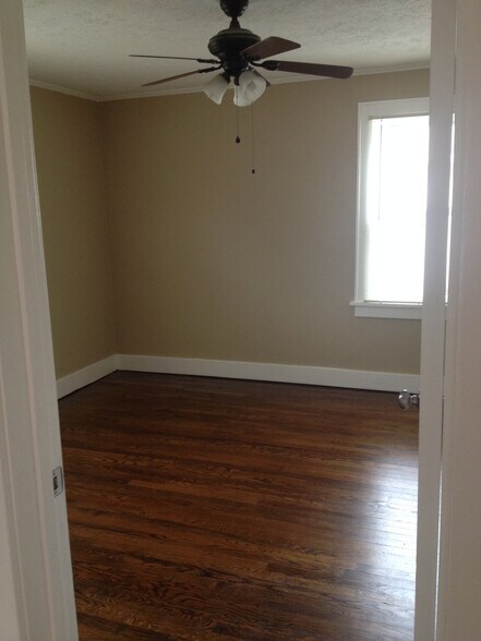 Building Photo - 116 Oak Hill Ave Ave
