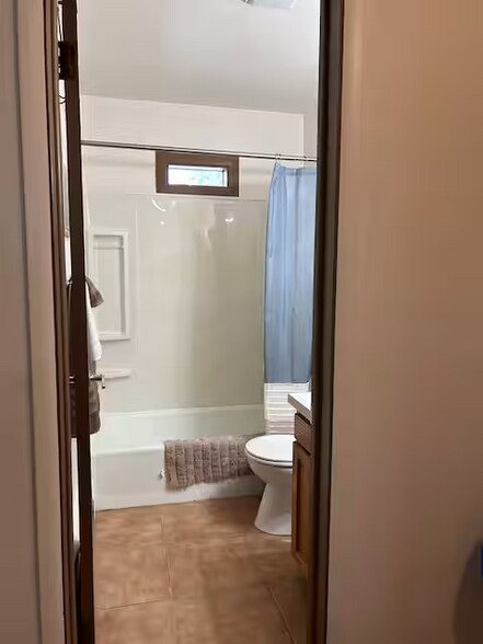 Building Photo - 212 N Main St