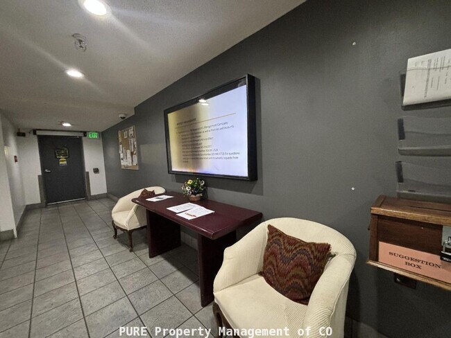 Building Photo - Beautiful 2 bedroom 2 bath condo!  Updated!