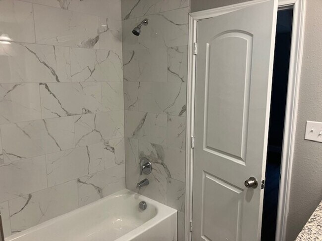 Building Photo - 7476 Autumn Trail