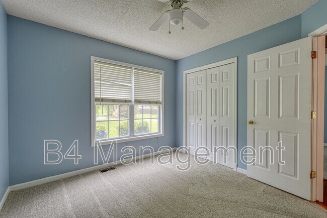 Building Photo - 208 Cotton Creek Dr
