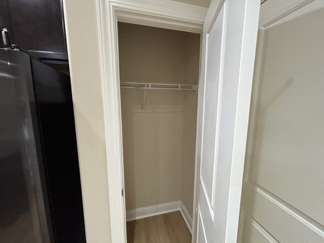 Building Photo - 3-Bedroom 2.5 Bathroom with Walk In Closets and 2-Car Garage For Rent