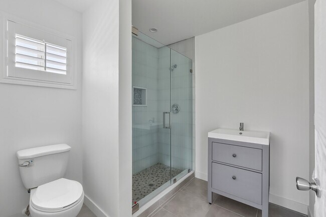 Building Photo - 13050 Terra Bella St