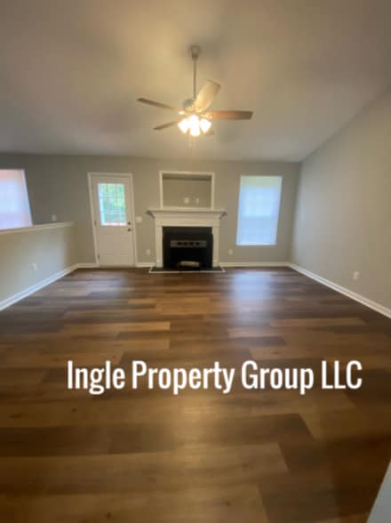 Building Photo - 375 Sommerset Dr
