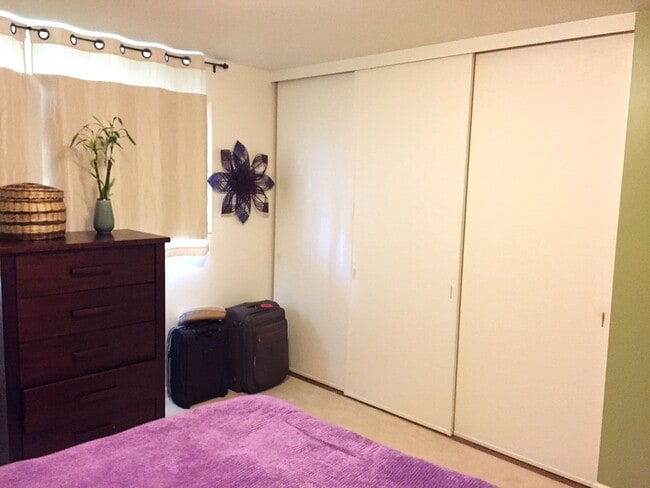 Building Photo - Bayview Condo with Updated Features  - Bou...