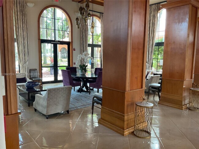 Building Photo - 9329 Via Grande W