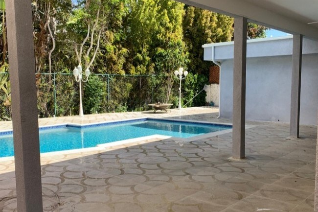 Building Photo - 4595 De Celis Pl