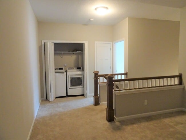 Building Photo - Nice 2 bedroom condo in Promenade@5, Williamsburg for rent.