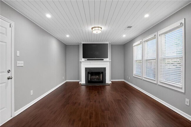 Building Photo - 1234 Carriage Trace Cir