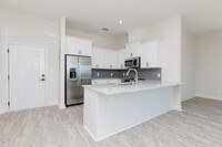 Building Photo - 1009 Northside Dr