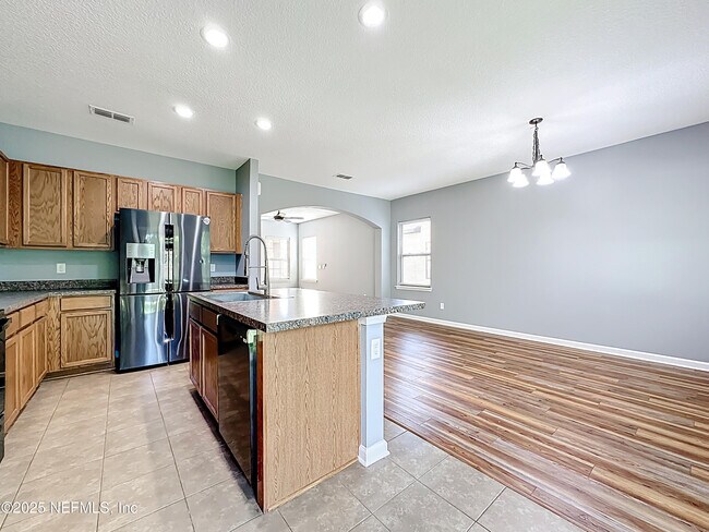 Building Photo - 243 Buck Run Way