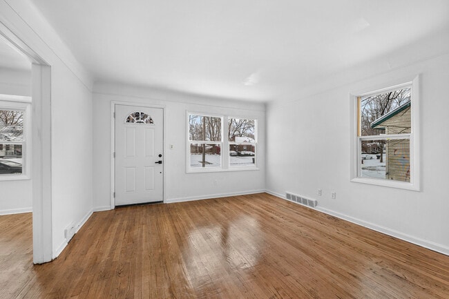 Building Photo - 18525 Westmoreland Rd