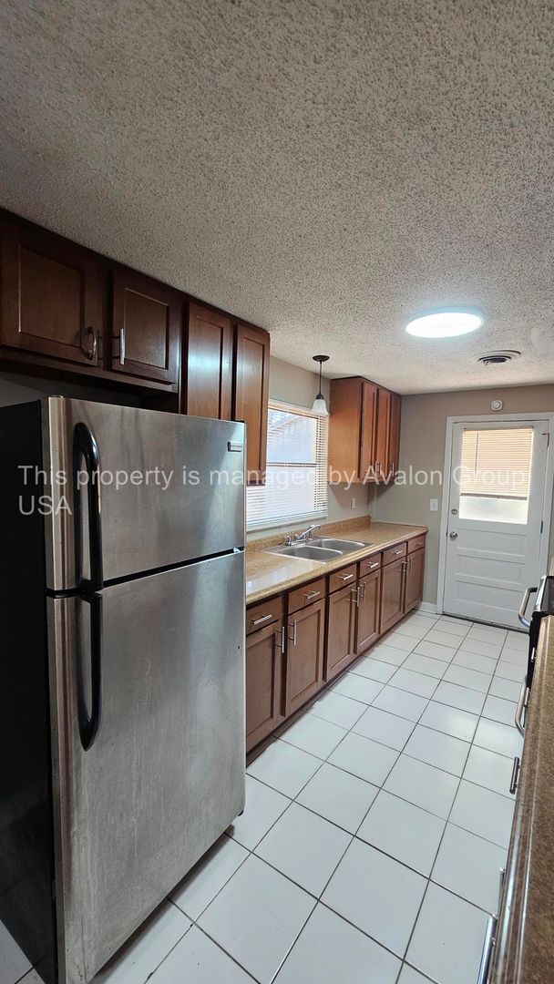 Building Photo - 7957 Jaguar Dr