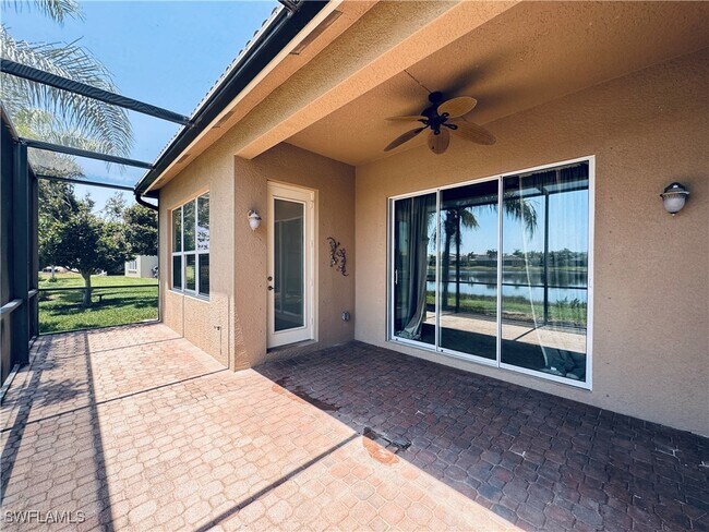 Building Photo - 10480 Carolina Willow Dr