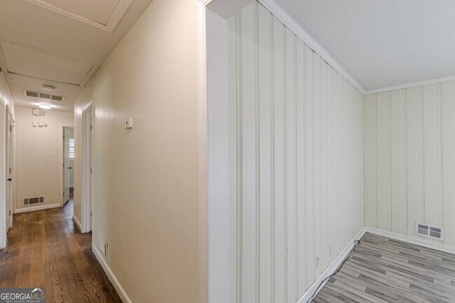 Building Photo - 2416 Timber Ridge Ct