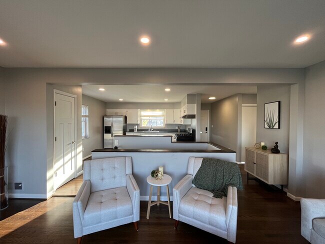 Building Photo - 1246 Hillcrest Ct