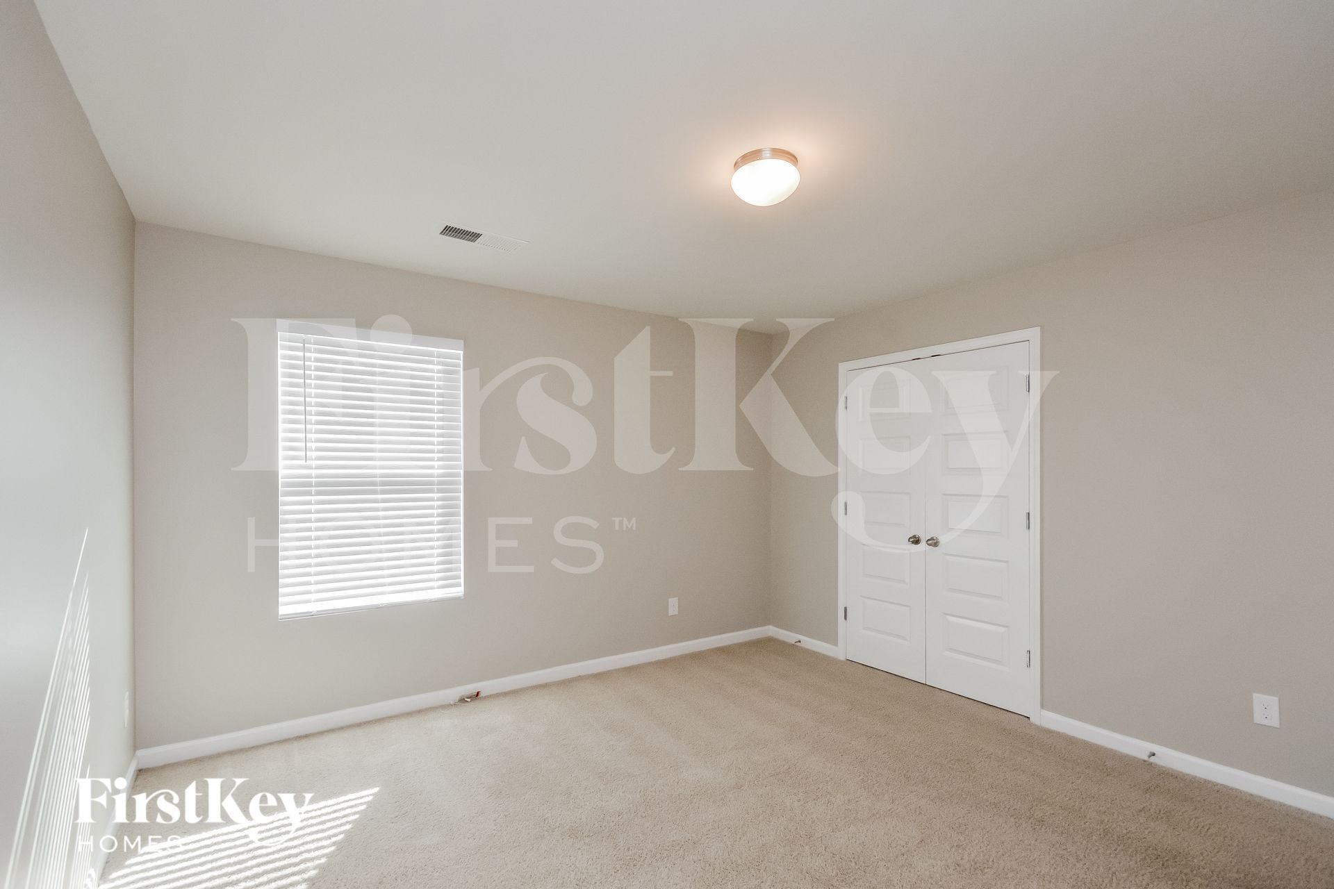 Building Photo - 515 Oak Terrace Dr