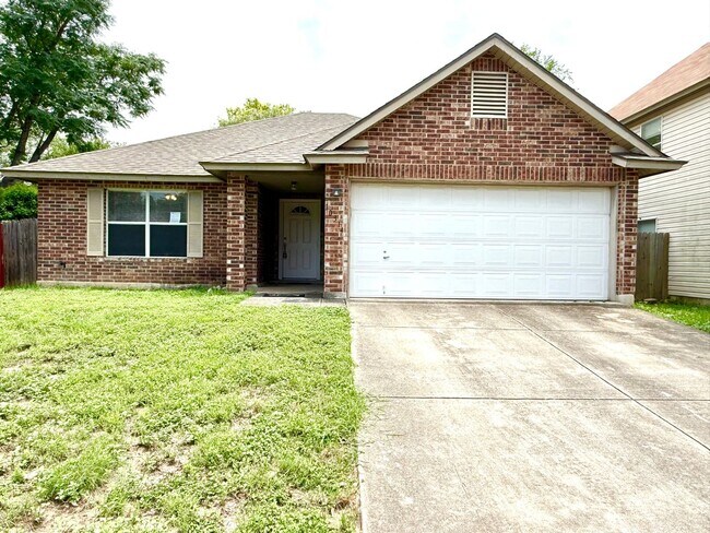 Building Photo - AVAILABLE NOW! 3 Bedroom 2 Bath Home Ready...