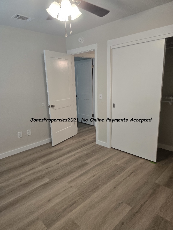 Building Photo - 1318 Crooked Creek Dr