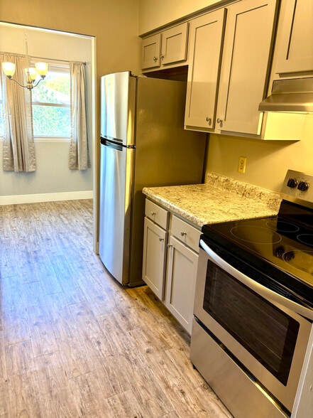 Primary Photo - 4026 N Illinois Ave