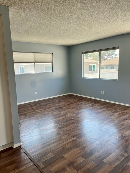 Building Photo - 28167 Robin Ave